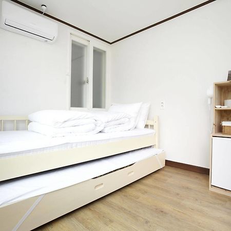24 Guesthouse Sinchon Hongdae Сеул Экстерьер фото