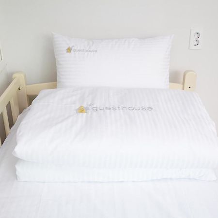 24 Guesthouse Sinchon Hongdae Сеул Номер фото