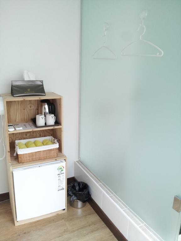 24 Guesthouse Sinchon Hongdae Сеул Экстерьер фото