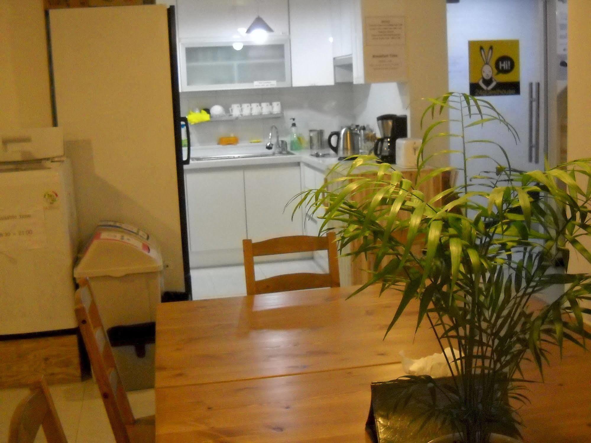 24 Guesthouse Sinchon Hongdae Сеул Экстерьер фото
